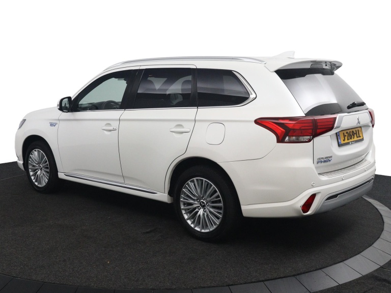 Mitsubishi Outlander - 2.4 PHEV Instyle 11