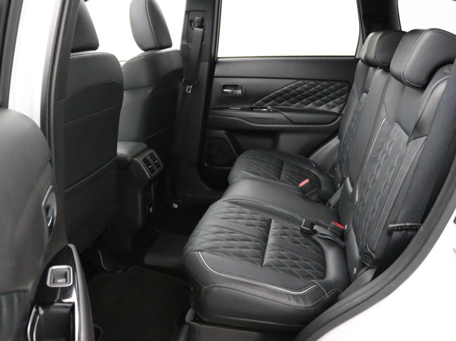 Mitsubishi Outlander - 2.4 PHEV Instyle