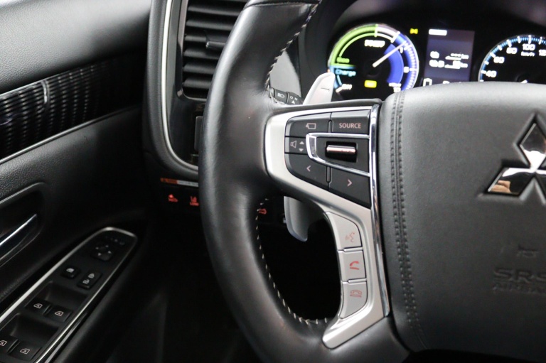 Mitsubishi Outlander - 2.4 PHEV Instyle 18