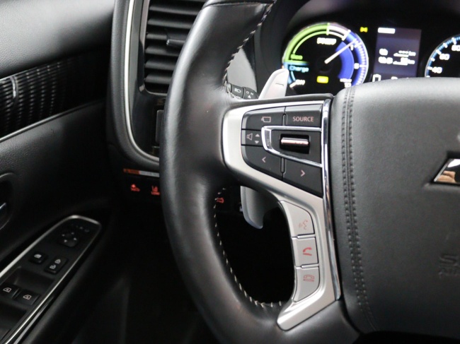 Mitsubishi Outlander - 2.4 PHEV Instyle