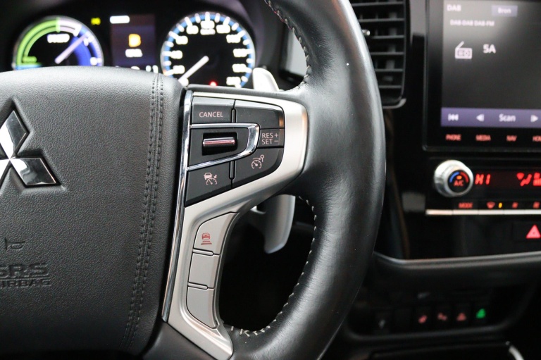 Mitsubishi Outlander - 2.4 PHEV Instyle 19