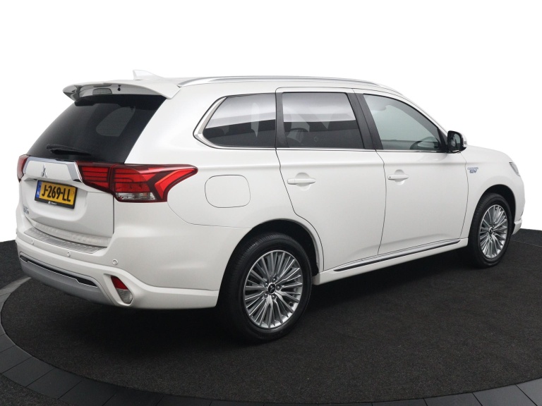 Mitsubishi Outlander - 2.4 PHEV Instyle 2