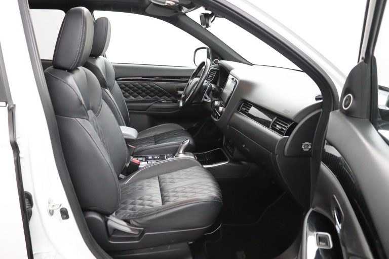 Mitsubishi Outlander - 2.4 PHEV Instyle 21