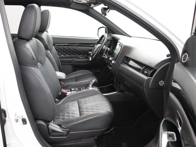 Mitsubishi Outlander - 2.4 PHEV Instyle