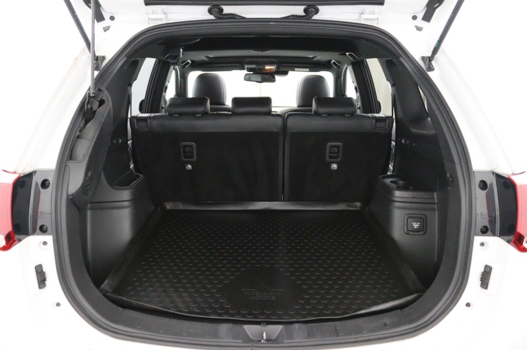 Mitsubishi Outlander - 2.4 PHEV Instyle 23