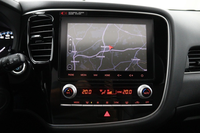 Mitsubishi Outlander - 2.4 PHEV Instyle 27