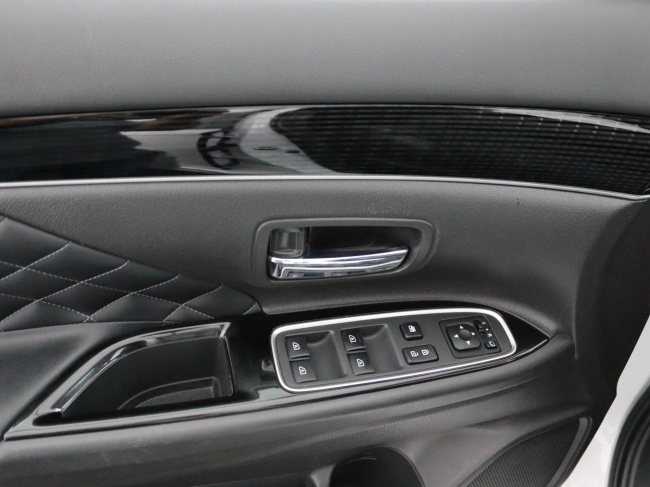 Mitsubishi Outlander - 2.4 PHEV Instyle