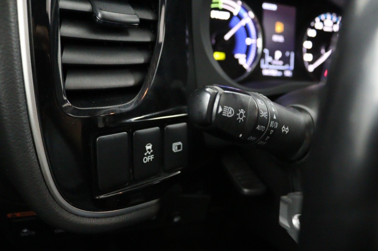 Mitsubishi Outlander - 2.4 PHEV Instyle 30