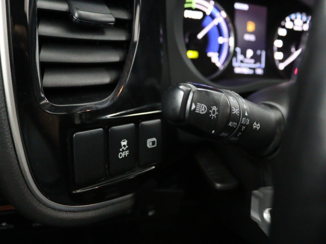 Mitsubishi Outlander - 2.4 PHEV Instyle
