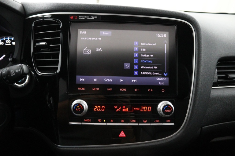 Mitsubishi Outlander - 2.4 PHEV Instyle 7