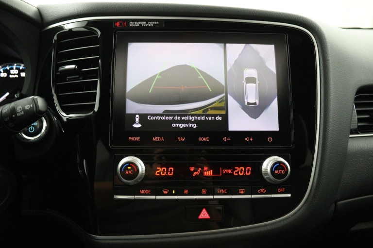 Mitsubishi Outlander - 2.4 PHEV Instyle 8