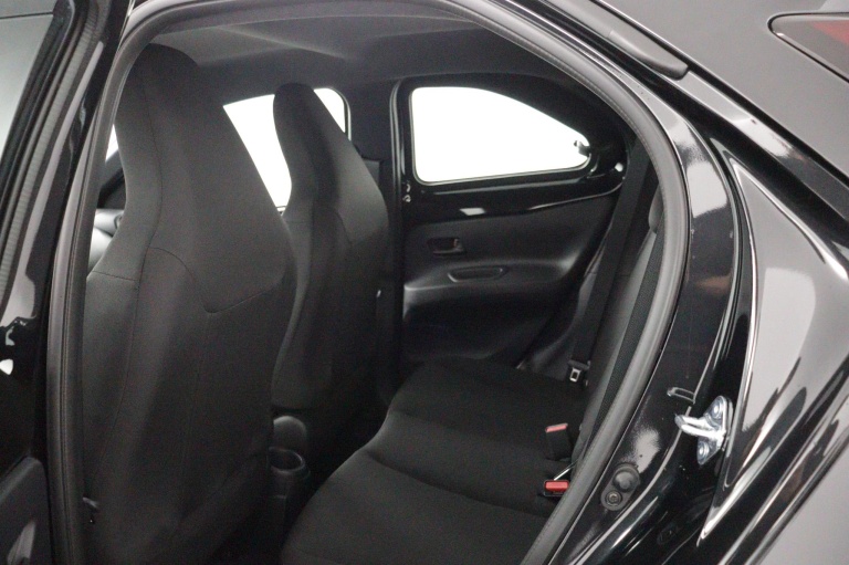 Toyota Aygo X - 1.0 VVT-i MT Play 18