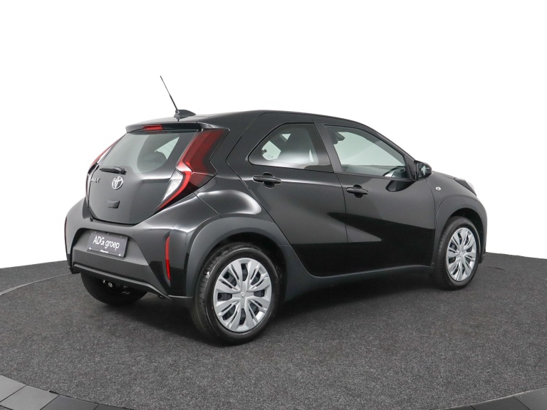 Toyota Aygo X - 1.0 VVT-i MT Play 2