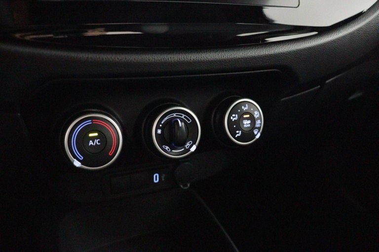 Toyota Aygo X - 1.0 VVT-i MT Play 7