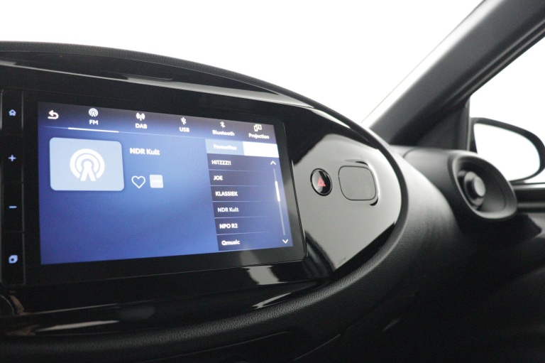 Toyota Aygo X - 1.0 VVT-i MT Play 8