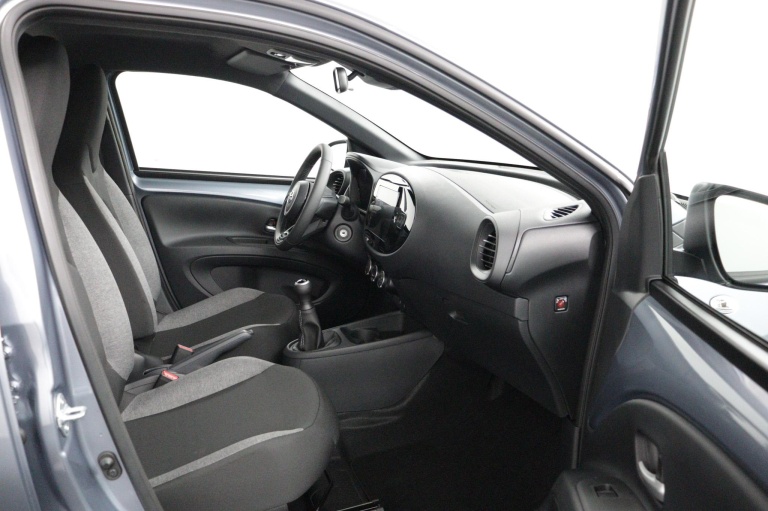 Toyota Aygo X - 1.0 VVT-i MT Play 19