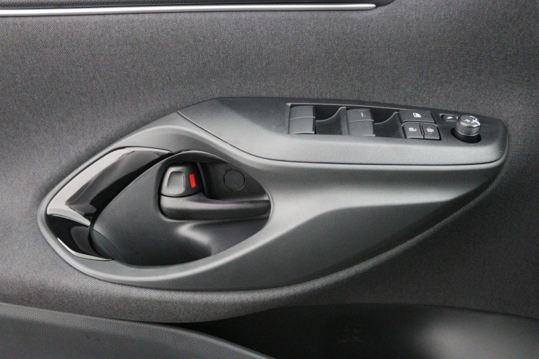 Toyota Yaris Cross - 1.5 Hybrid 130 Dynamic 29