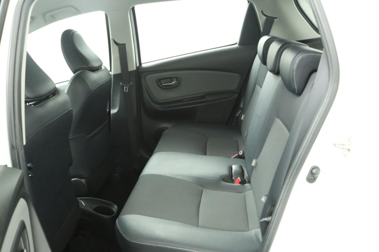 Toyota Yaris - 1.5 Hybrid Dynamic 18