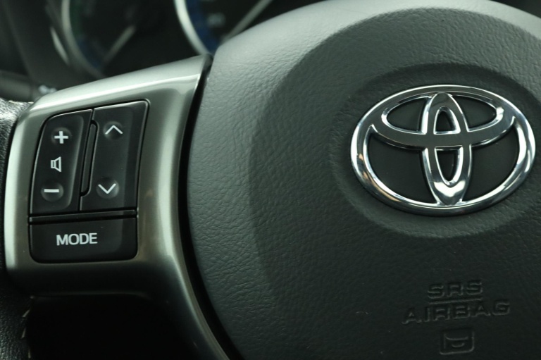 Toyota Yaris - 1.5 Hybrid Dynamic 19