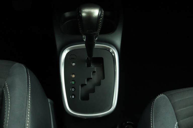 Toyota Yaris - 1.5 Hybrid Dynamic 27