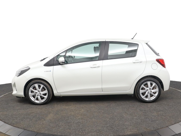 Toyota Yaris - 1.5 Hybrid Dynamic 3