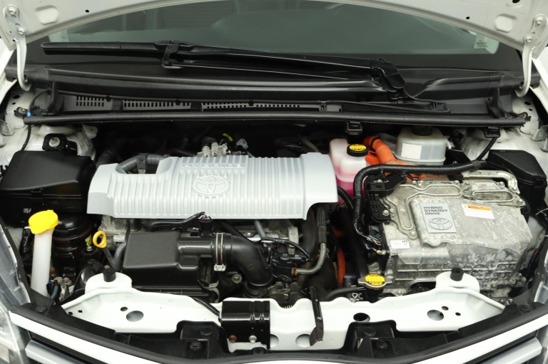 Toyota Yaris - 1.5 Hybrid Dynamic 34