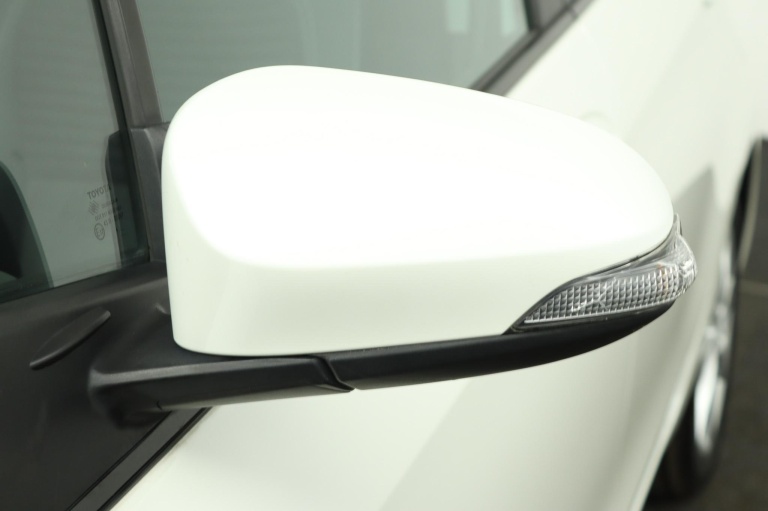 Toyota Yaris - 1.5 Hybrid Dynamic 36