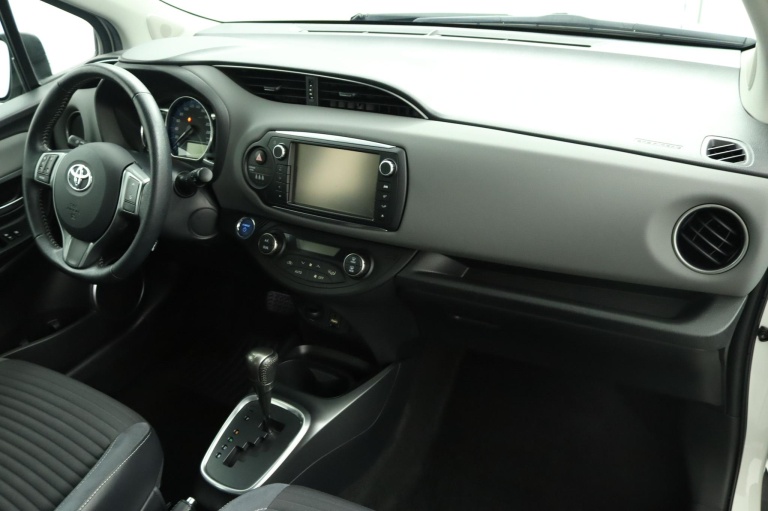 Toyota Yaris - 1.5 Hybrid Dynamic 41