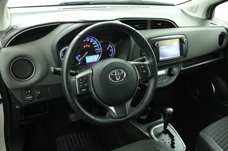 Toyota Yaris - 1.5 Hybrid Dynamic 49