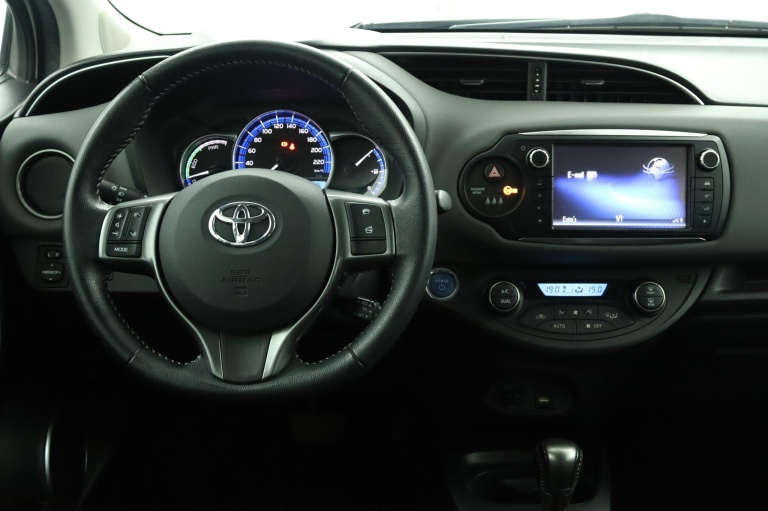 Toyota Yaris - 1.5 Hybrid Dynamic 51