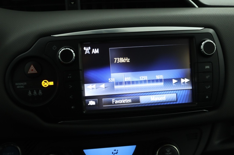 Toyota Yaris - 1.5 Hybrid Dynamic 8