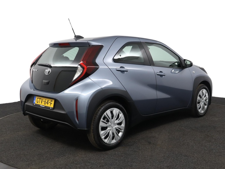 Toyota Aygo X - 1.0 VVT-i MT Play 2