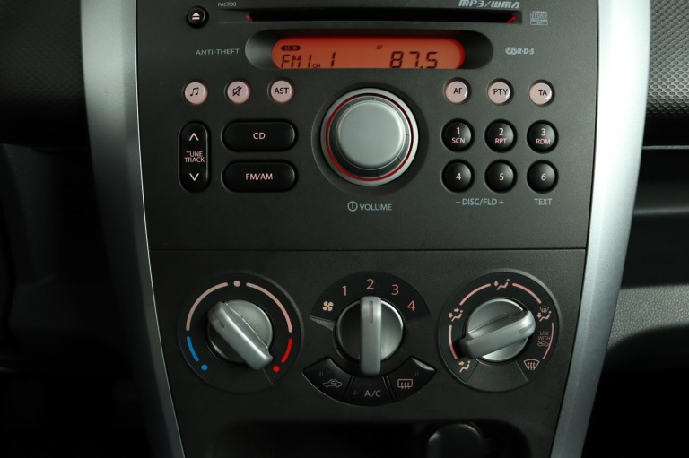 Suzuki Splash - 1.0 VVT Exclusive EASSS 8