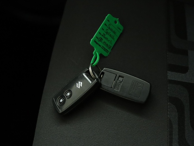 Suzuki Splash - 1.0 VVT Exclusive EASSS