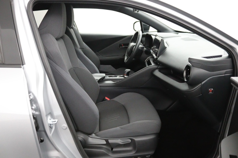 Toyota C-HR - 2.0 Plug-in Hybrid 220 Dynamic 11