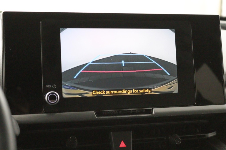 Toyota C-HR - 2.0 Plug-in Hybrid 220 Dynamic 15