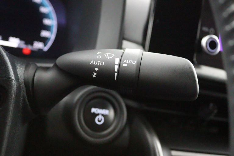 Toyota C-HR - 2.0 Plug-in Hybrid 220 Dynamic 22