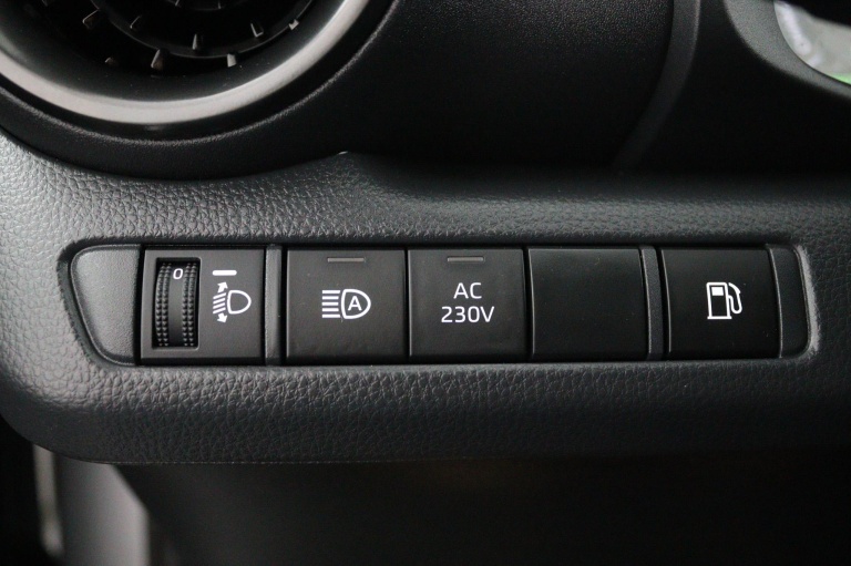 Toyota C-HR - 2.0 Plug-in Hybrid 220 Dynamic 30