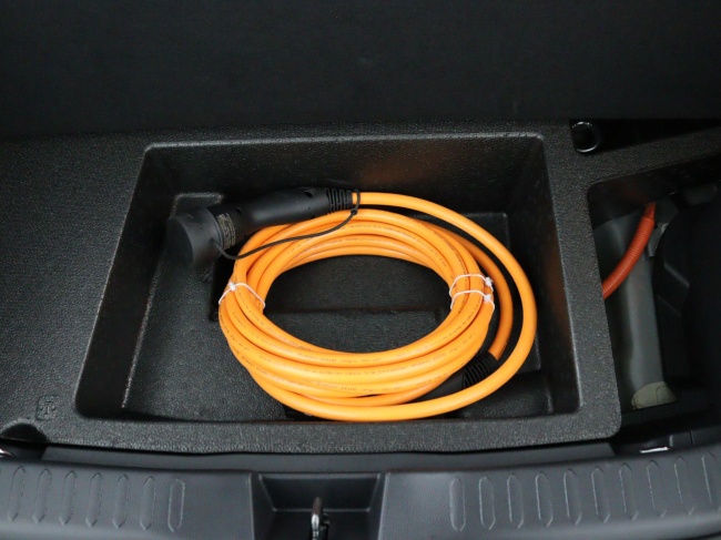 Toyota C-HR - 2.0 Plug-in Hybrid 220 Dynamic