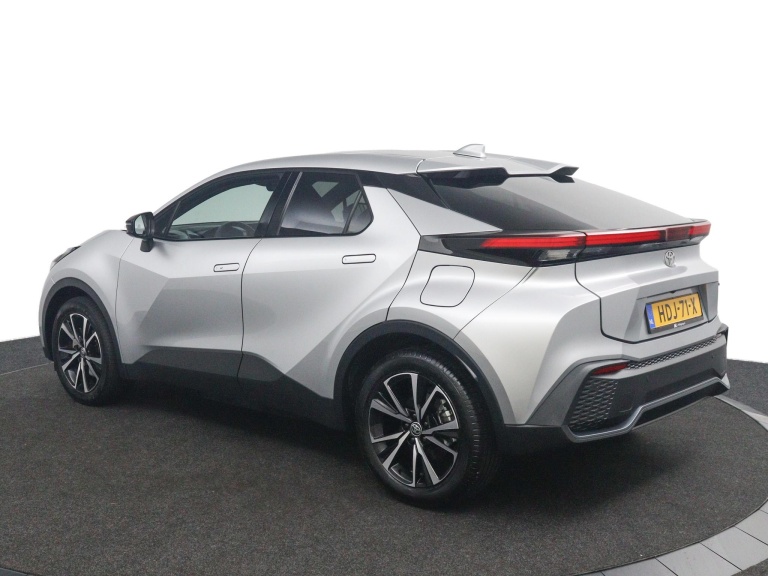 Toyota C-HR - 2.0 Plug-in Hybrid 220 Dynamic 4