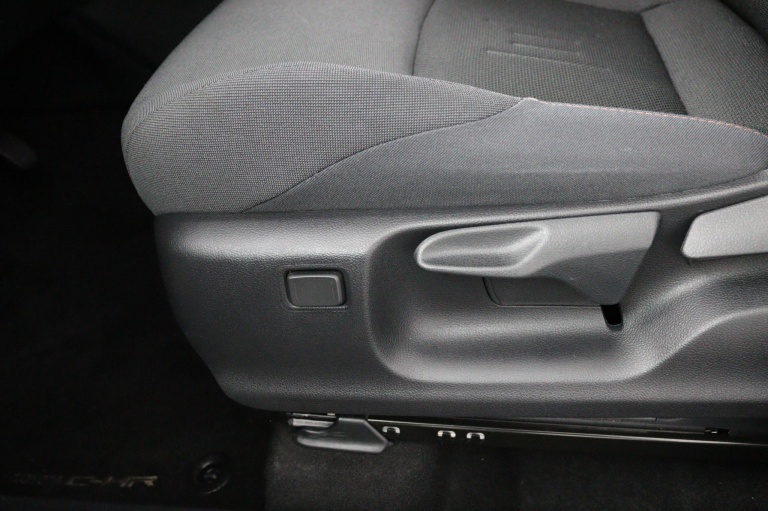 Toyota C-HR - 2.0 Plug-in Hybrid 220 Dynamic 42