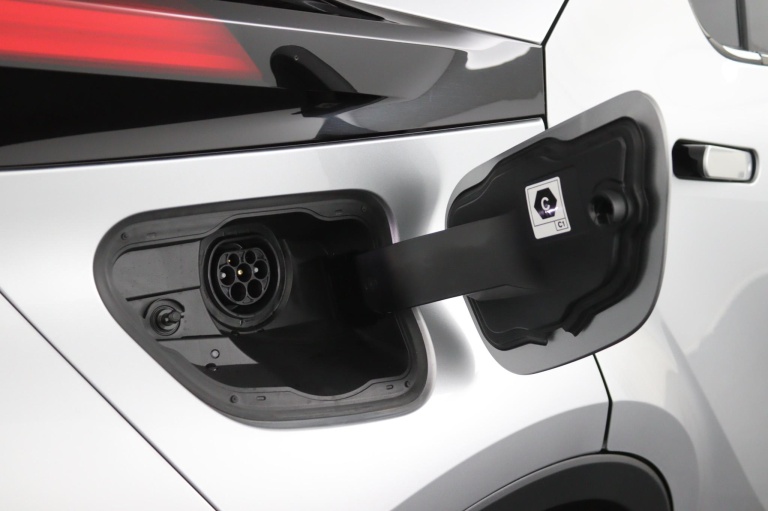Toyota C-HR - 2.0 Plug-in Hybrid 220 Dynamic 44