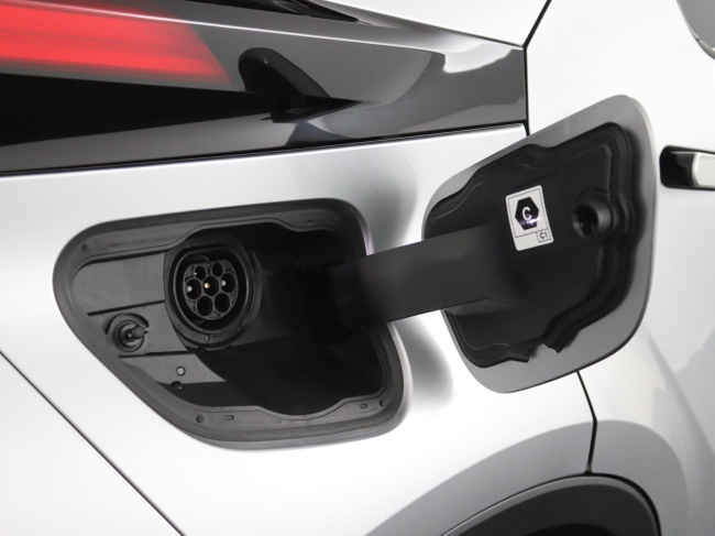 Toyota C-HR - 2.0 Plug-in Hybrid 220 Dynamic