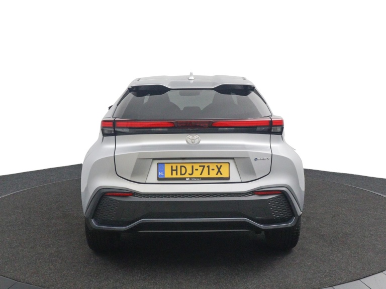 Toyota C-HR - 2.0 Plug-in Hybrid 220 Dynamic 8