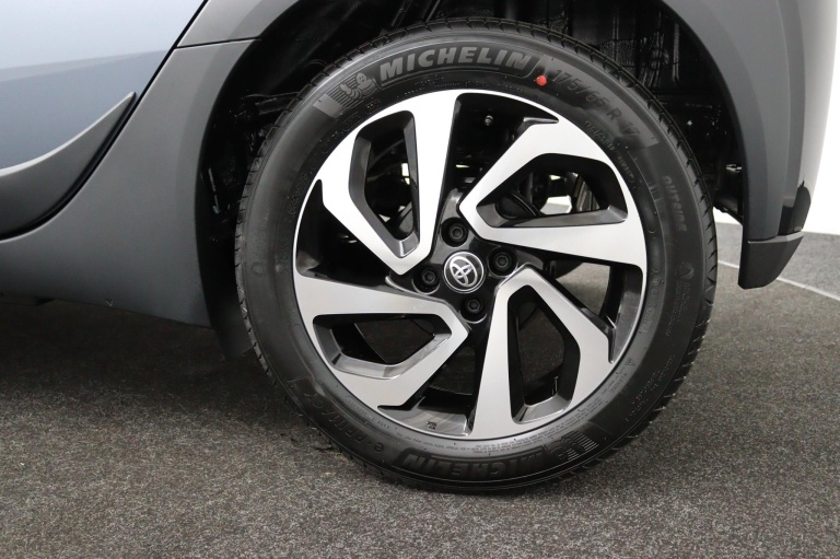 Toyota Aygo X - 1.0 VVT-i MT Pulse 37