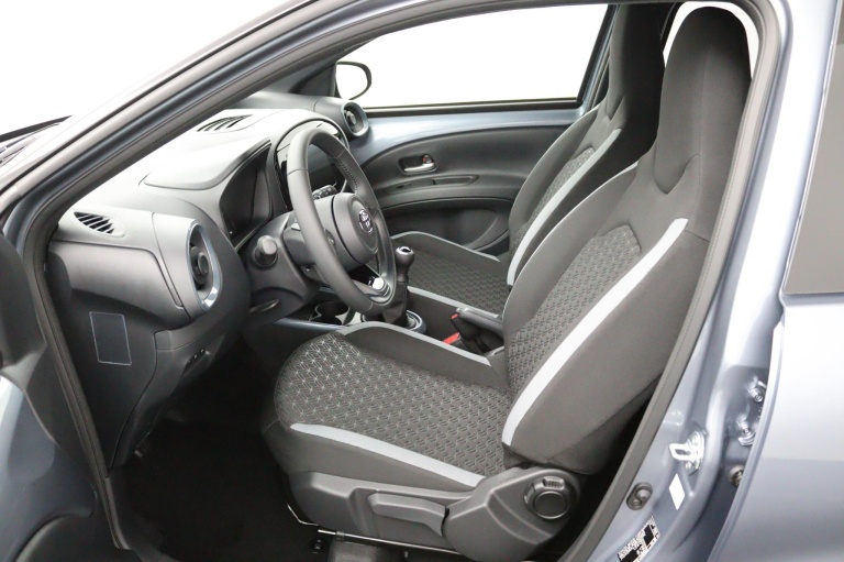 Toyota Aygo X - 1.0 VVT-i MT Pulse 9