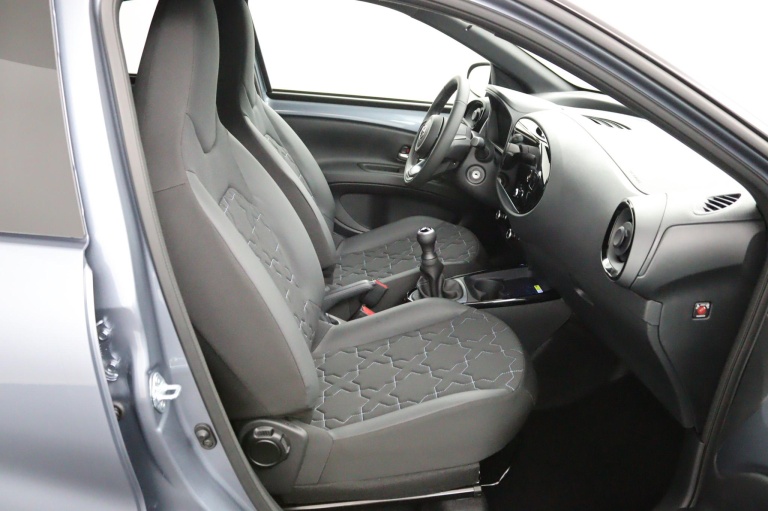 Toyota Aygo X - 1.0 VVT-i MT Envy 10