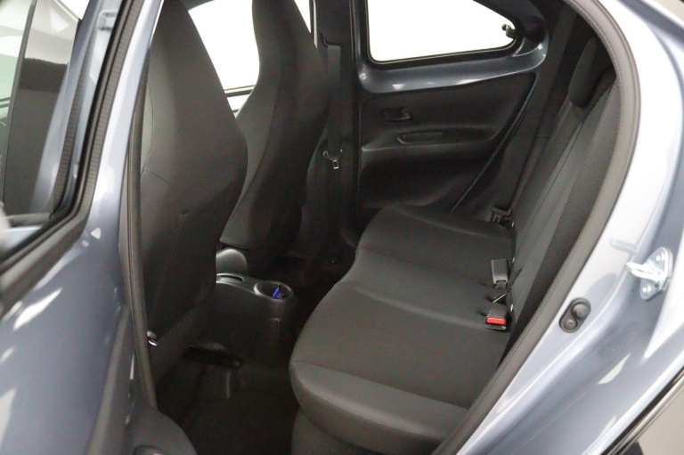 Toyota Aygo X - 1.0 VVT-i MT Envy 13