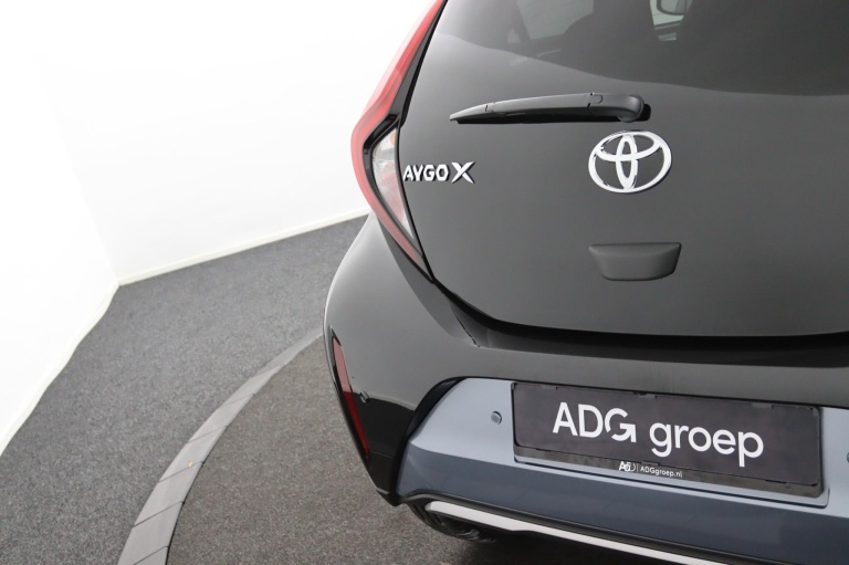 Toyota Aygo X - 1.0 VVT-i MT Envy 38