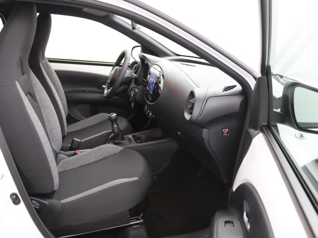 Toyota Aygo X - 1.0 VVT-i MT Play